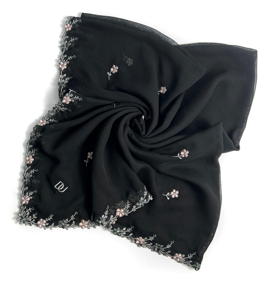 Hijab Paris Segi Empat Tepi Bunga Jet Black